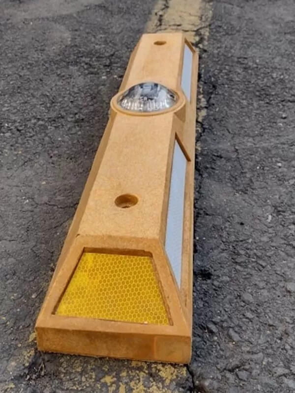 Hito81Luz.jpg Hito81Luz.jpg